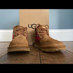 Boys UGG neumel II boots